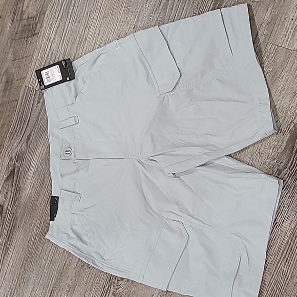 Under Armour Men's UA Fish Hunter Cargo Shorts 1304649 Size 32 - Picture 3 of 8